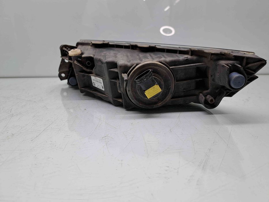 Proiector ceata stanga Skoda Superb III Combi (3V5) [Fabr 2015-2024]