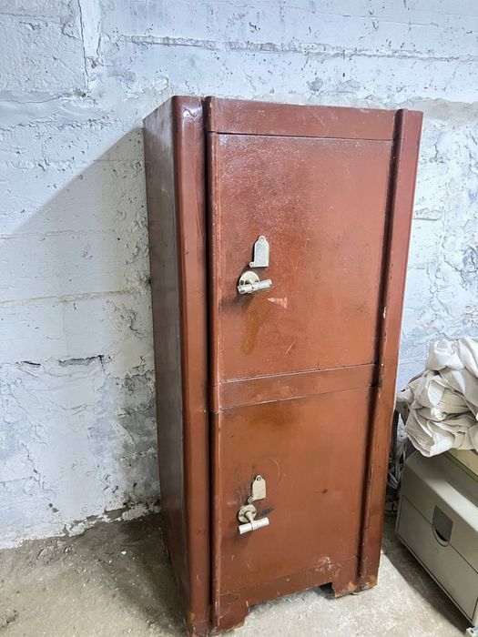 Seyf pul yoki hujjatlar uchun