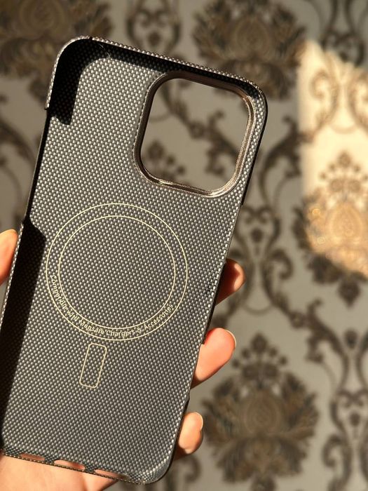 Чехол на Iphone 16