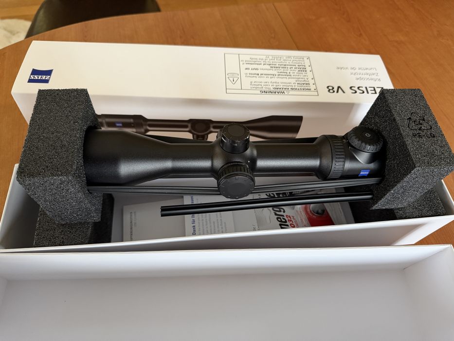 Zeiss V8  1,8-14x50M, nu Swarovski, Leica