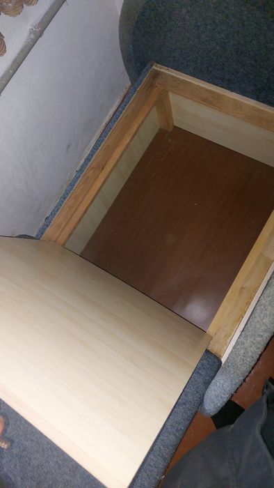 Отдам маленький уголок