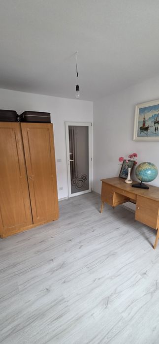 Închiriez apartament 3 camere , Bd. Longinescu  - Focșani