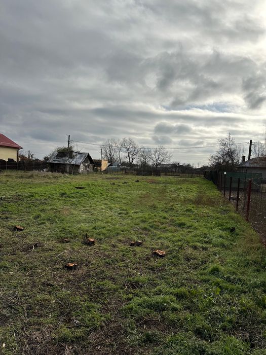 Teren intravilan intre vecini