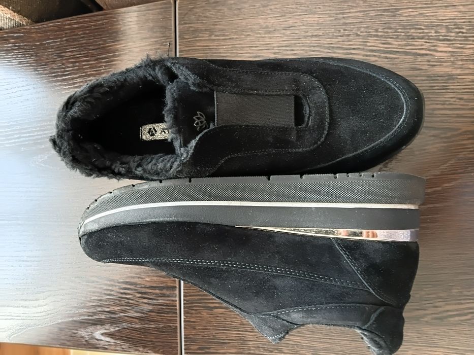 Зимние кроссовки 39 рр