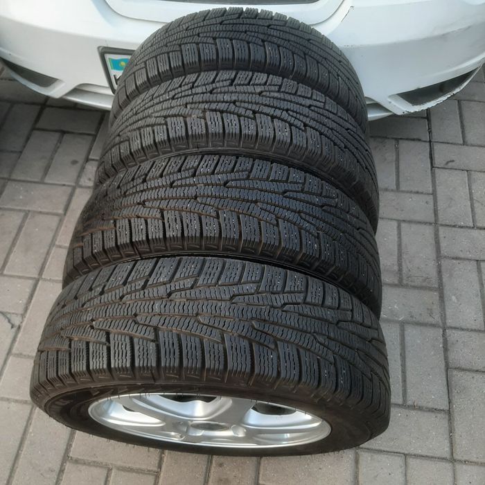 Продам шины с дисками комплект  r14