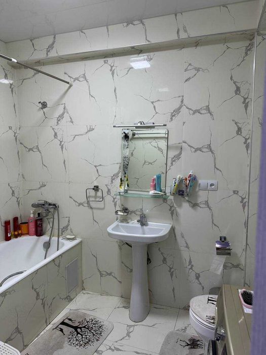 Srochno sotiladi! 3 xonali kvartira, Sergeli 3 A, 100 m²