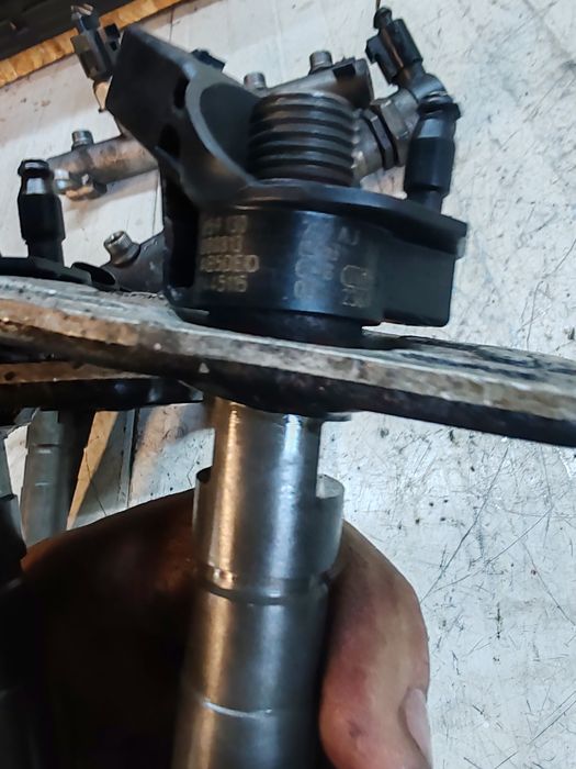 Injector Audi A6 C6 2.7tdi 250lei buc