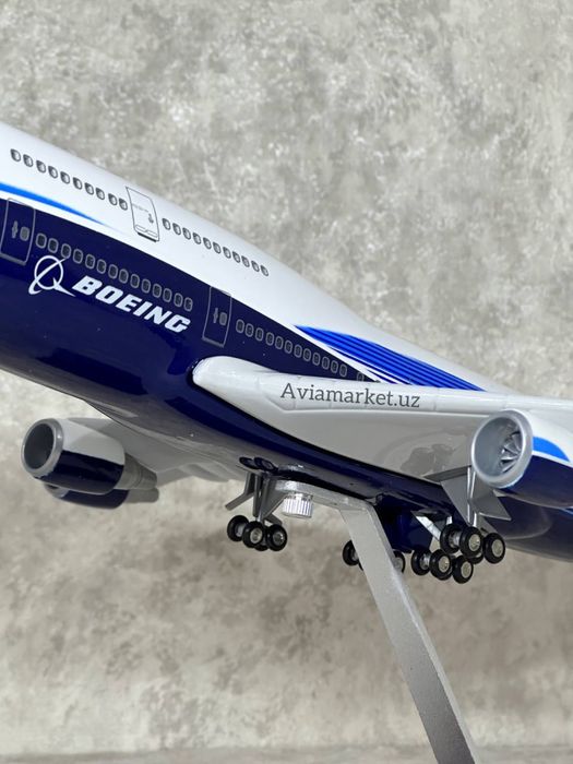 Самолет модель BOEING-747 с LED подсветкой отличный подарок Авиатору