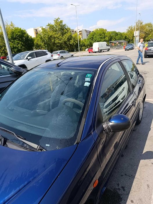 Автомобил Пежо 206