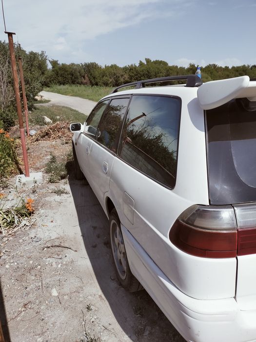 Ниссан Авенир универсал