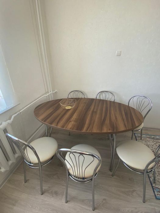 Продам стол с размером 150*100см