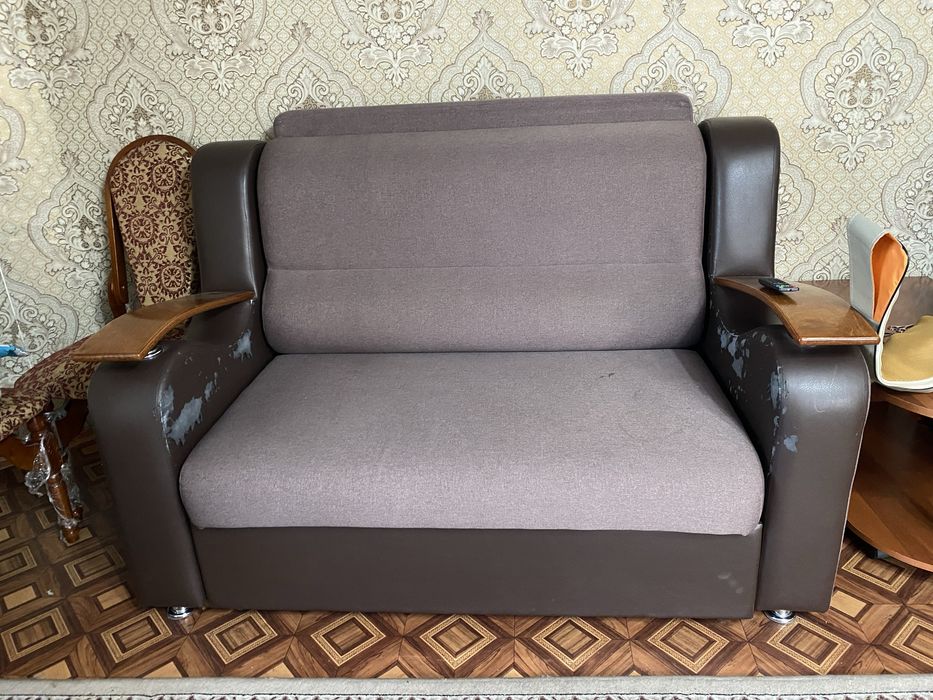 Диван продам срочно