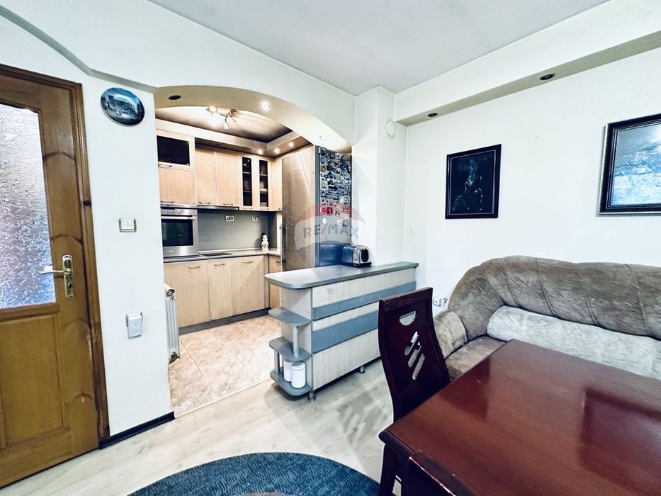 Продава се Къща в Добрич, Център - 150 кв.м за 600 €/кв.м - Снимка #9