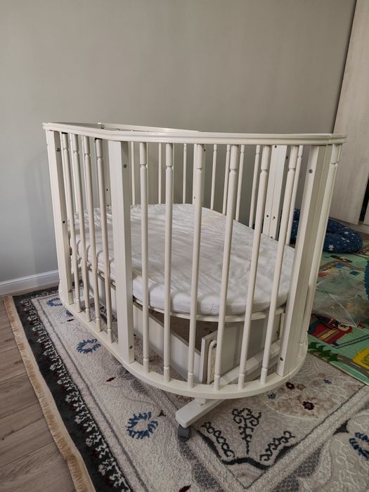 Кровать детская  , колыбельная