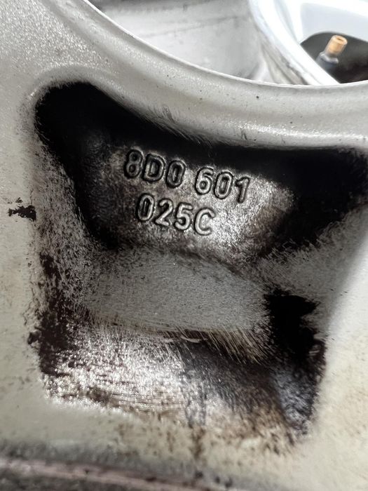 Оригинални джанти Ауди 5/112 Audi 5x112

Употребявани, Шумен