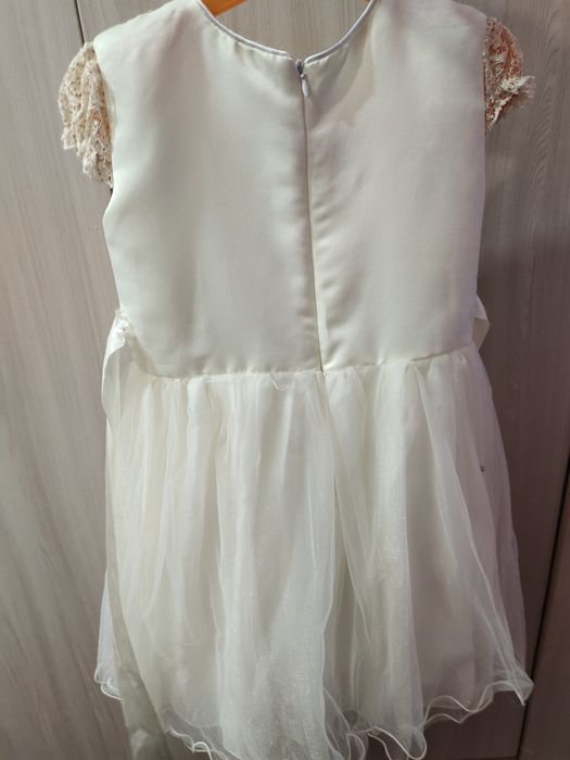 Продам платье для девочки