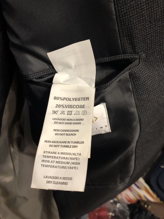 Продам мужские костюмы