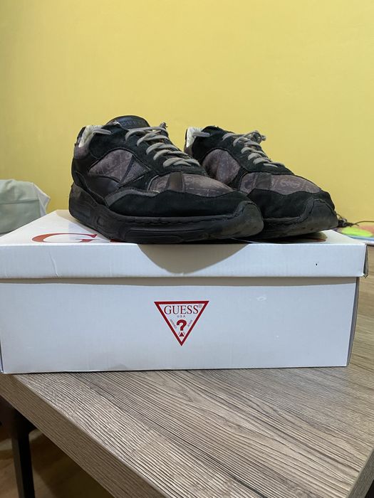 Обувки guess черни 45 номер