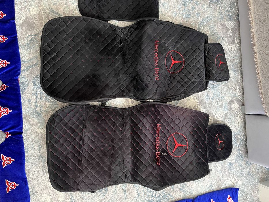 Продам чехлы на Мерс 124