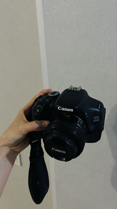 Canon EOS 600D + 2 объектива + полный комплект