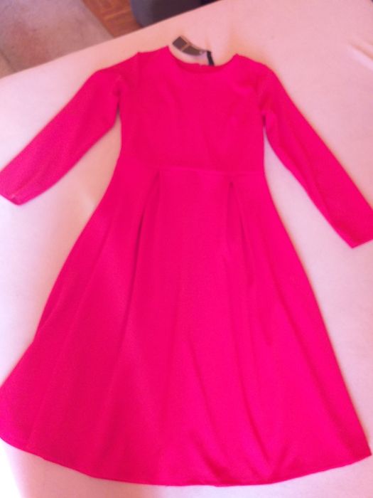 Продавам нови рокли, размери С-М