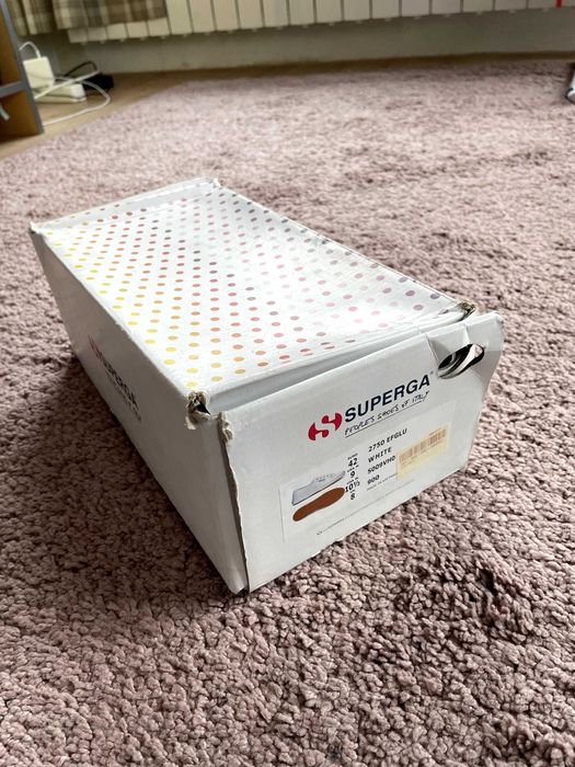 Бели дамски маратонки Superga номер 42