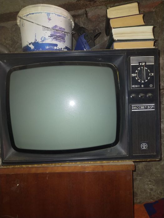Продам советский телевизор.