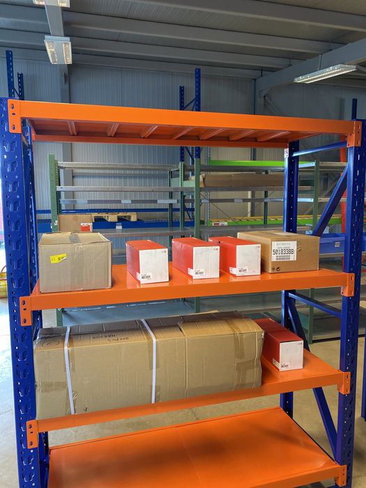 Стелаж за средно тежки товари Топ Цена..