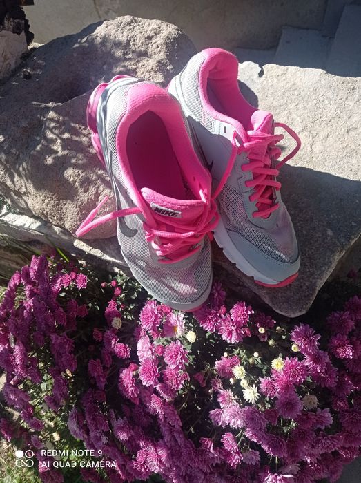 Розови маратонки Nike