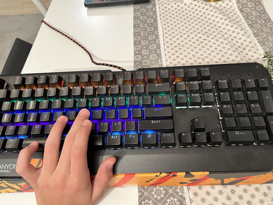 Механична клавиатура canyon