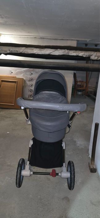 Продается коляска Mom