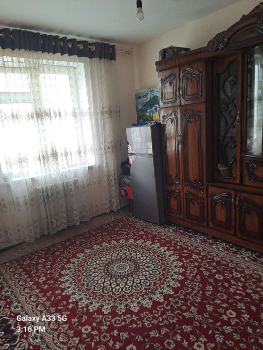 3 xonaliy dom sotiladi