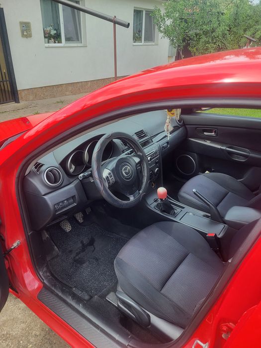Vind Mazda 3 in stare buna