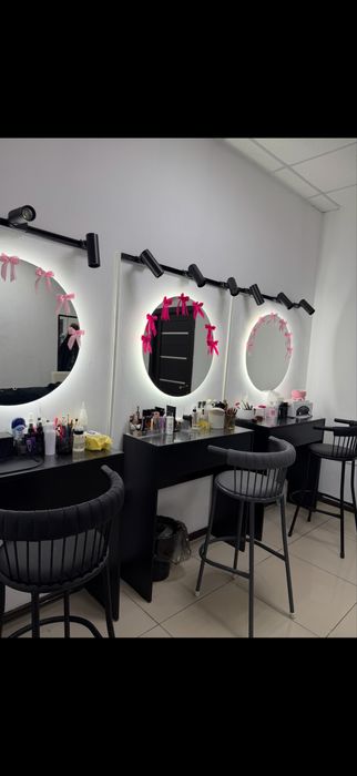 Место для визажиста /бровиста