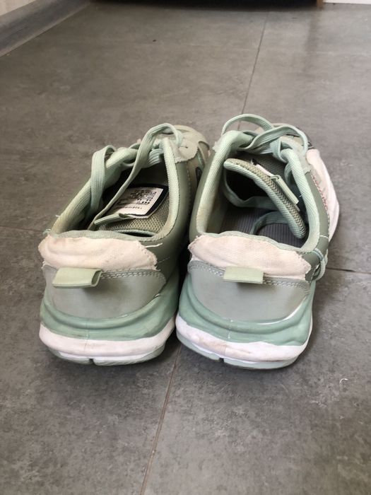 Кросы new balance, и китайская фирма они оба оригинал покупал в китае