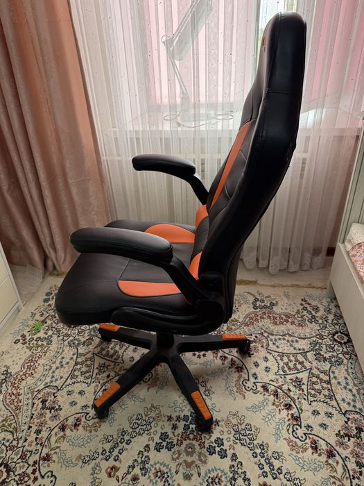 Продам кресло игровое