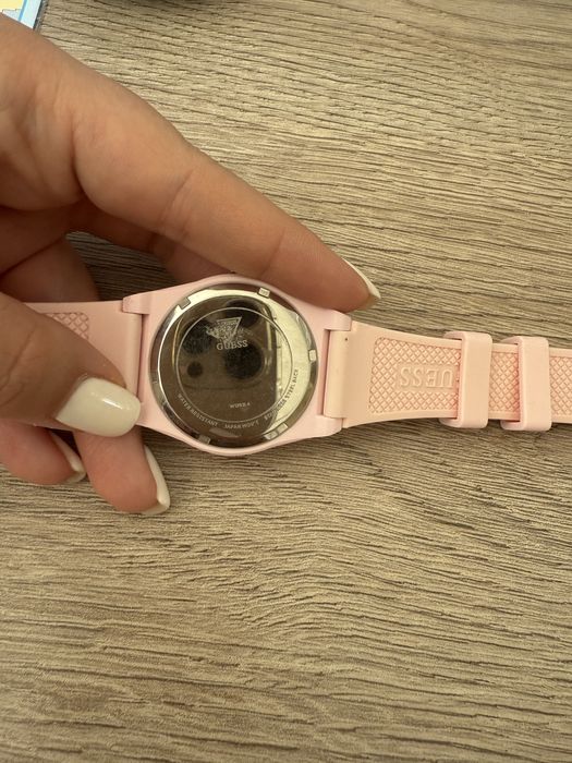 Часовници Guess, Bratleboro