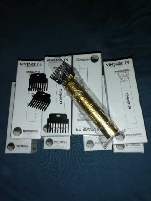 Бройки Професионална Машинка за подстригване за глава ,брада и тяло