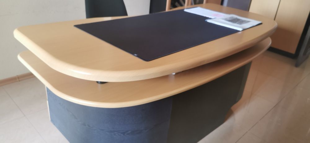 Стол офисный большой