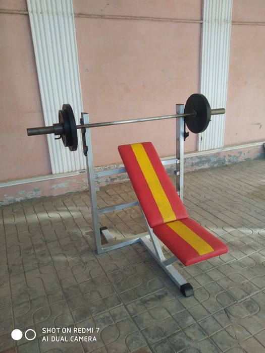 Штанга в сборе 80 кг и лежак в отличном состоянии