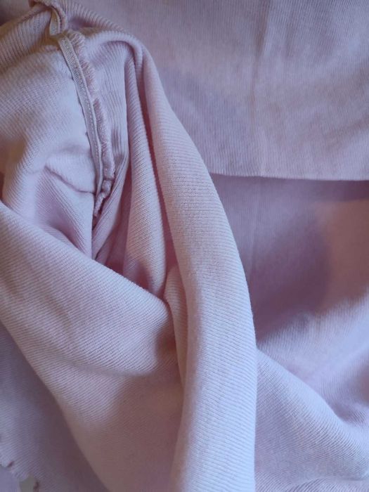 Розова блуза с голи рамене