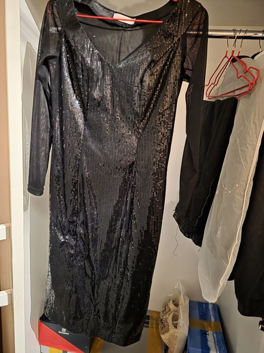 Продам платье в пайетках 44р