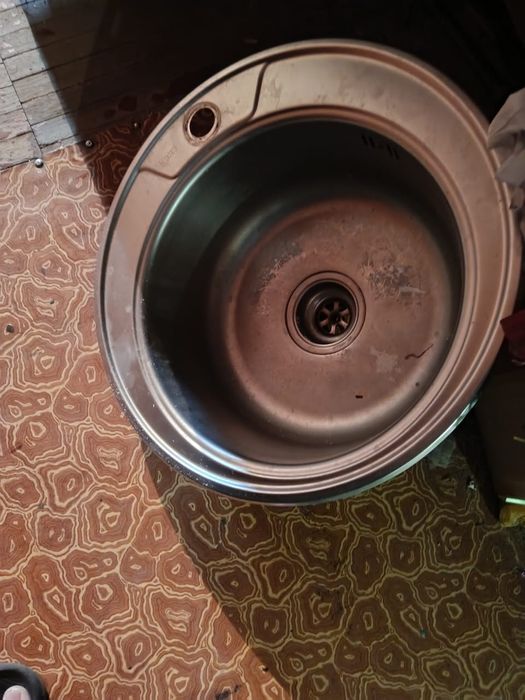 Раковина для кухни круглая.