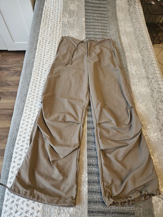 Pantaloni bej  si negru Zara