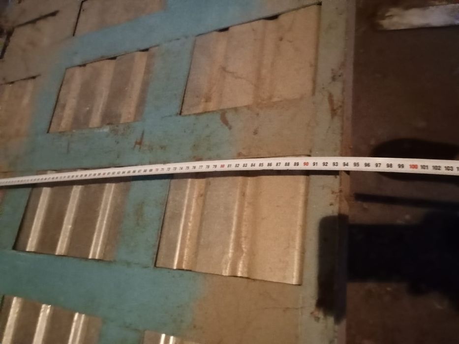 Железная д в е р ь