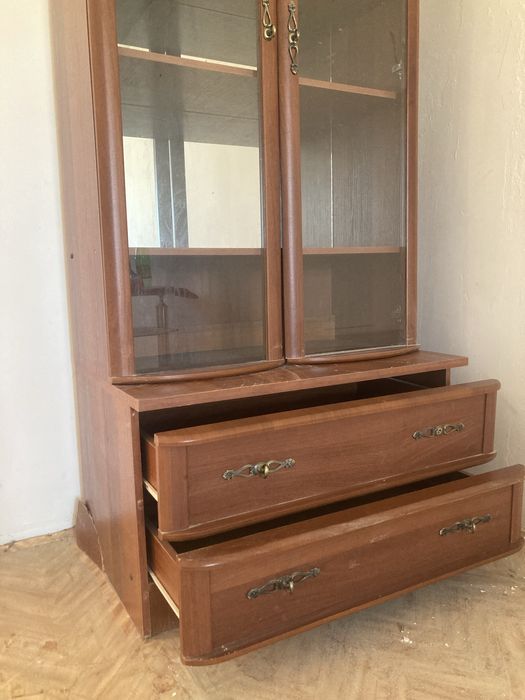 Сервант с комотом