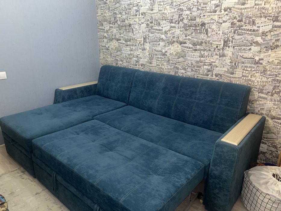 Продаю диван, раскоадывается