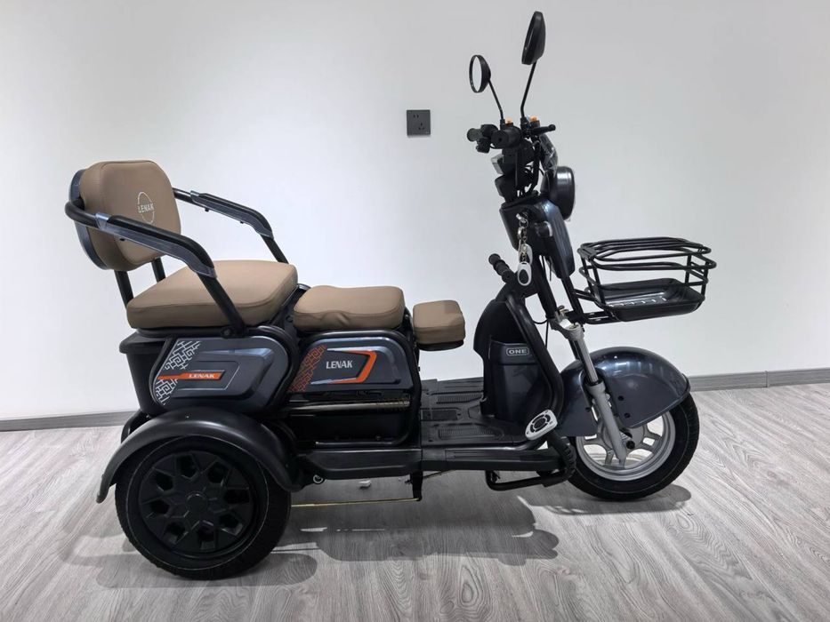 Электроскутер трицикл