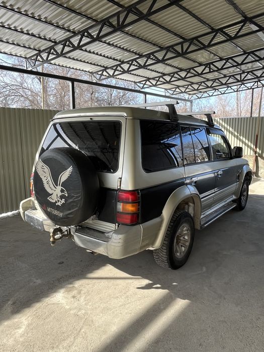 Паджеро 2.  1995г 3 литр бензин