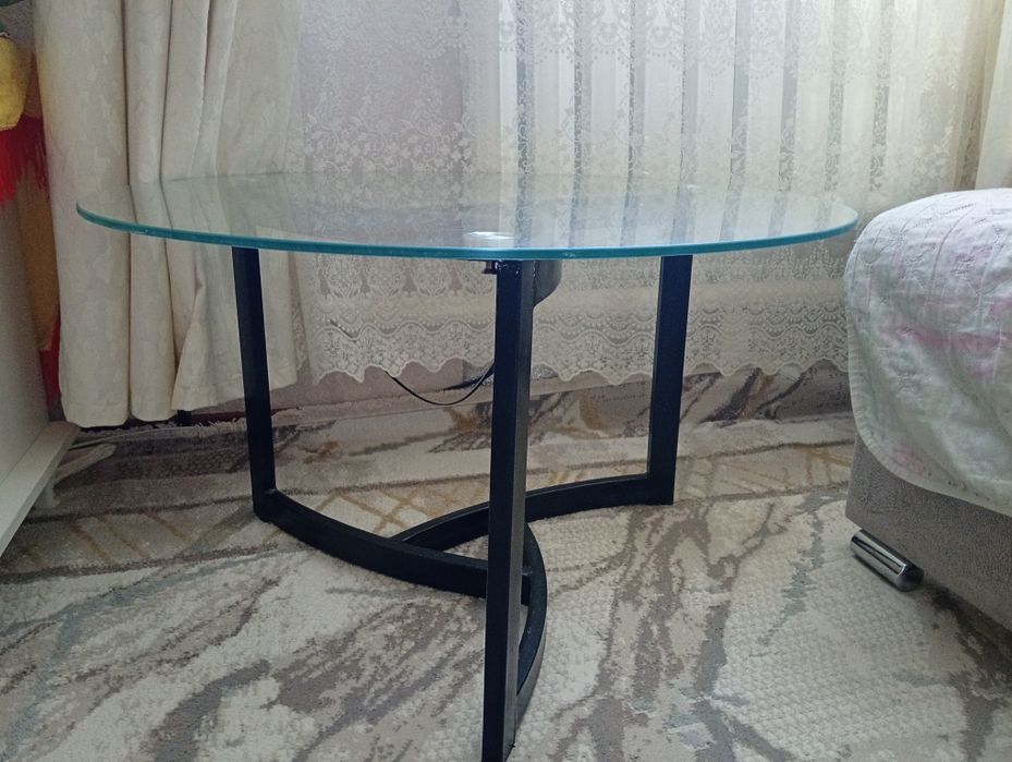 Продам круглый стол